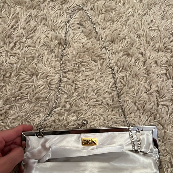 Silver Cache clutch with chain. - Picture 2 of 2